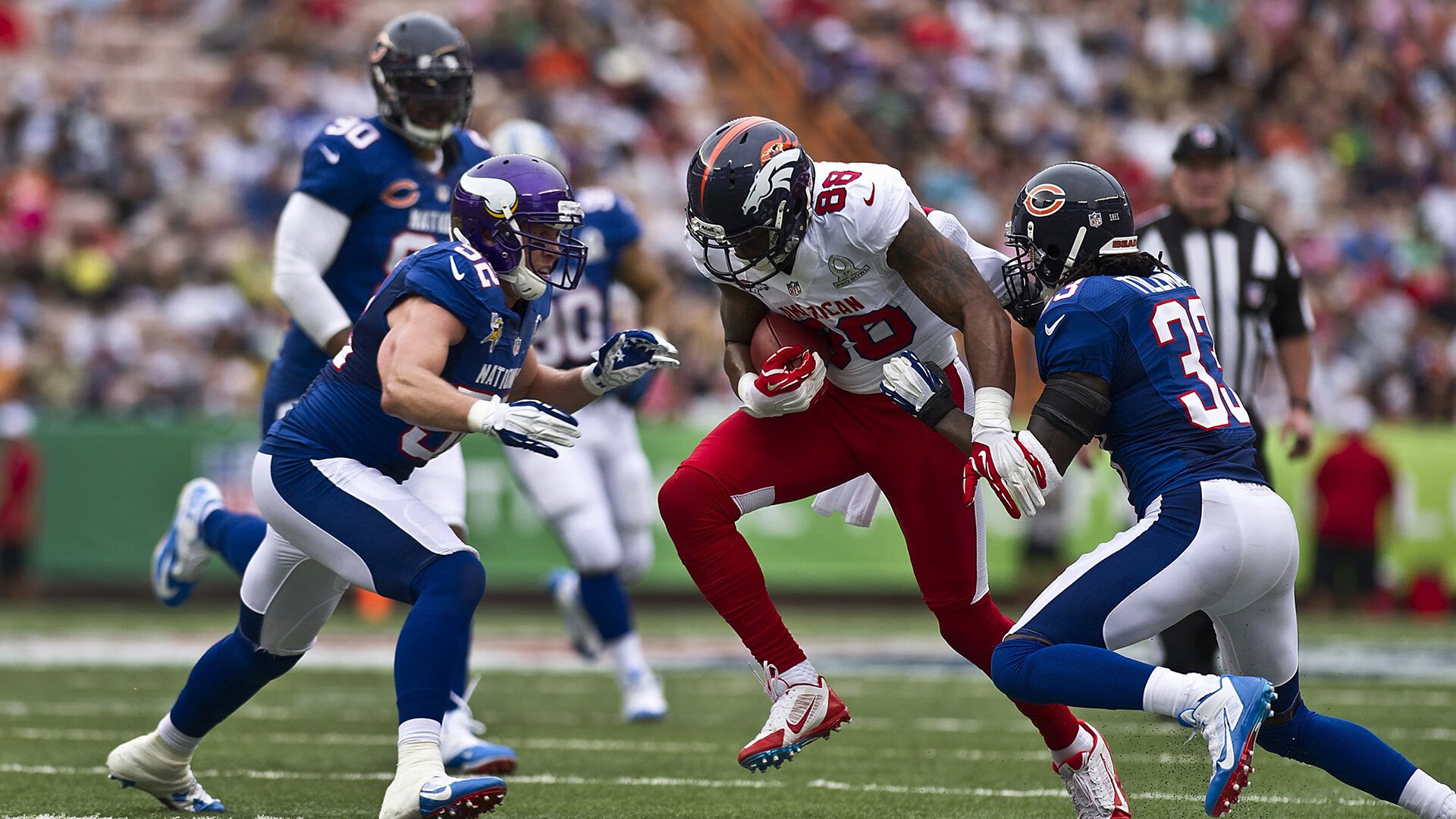 袋鼠队在橄榄球冠军锦标赛中的反击战术令人印象深刻，袋鼠大战拳击手